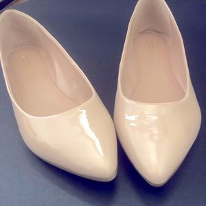 Size 11 nude patent flats